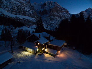 Lauchbühl abends im Winter (Foto)